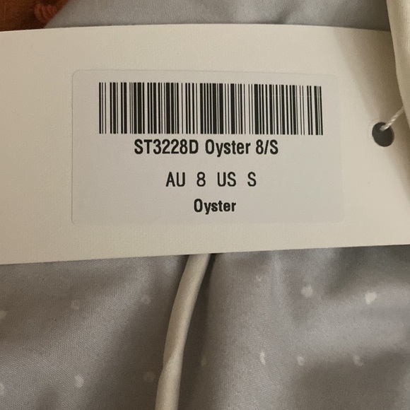 Bought for my wedding! Didn’t wear it - Picture 2 of 2